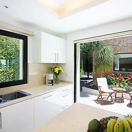 Arco Da Calheta Sleeps 6 With Pool Arco da Calheta (Madeira)
